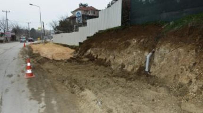 Bademli Yolu Cadde Kimliğine B&uuml;r&uuml;n&uuml;yor
