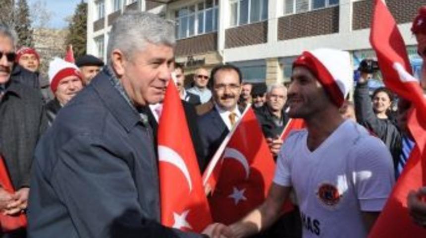 Bu Sefer Şehitler İ&ccedil;in Koştu