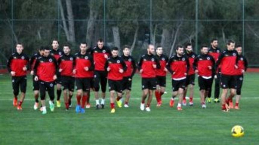Gen&ccedil;lerbirliği, İkinci Yarı Hazırlıklarını S&uuml;rd&uuml;r&uuml;yor