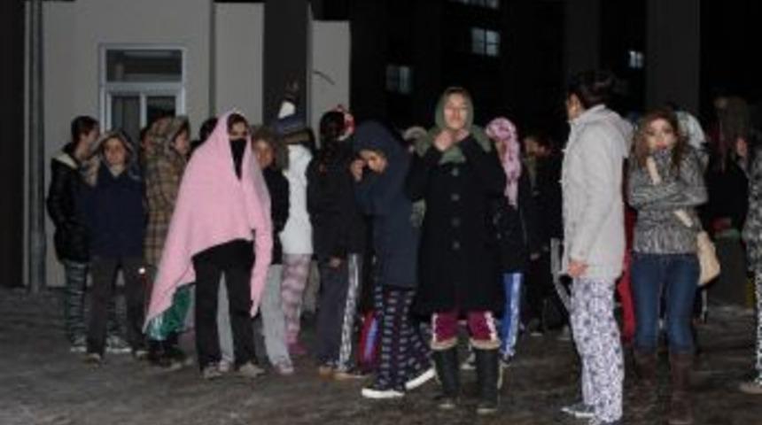 Bing&ouml;l&rsquo;de &Ouml;ğrencilerden Kalorifer Eylemi