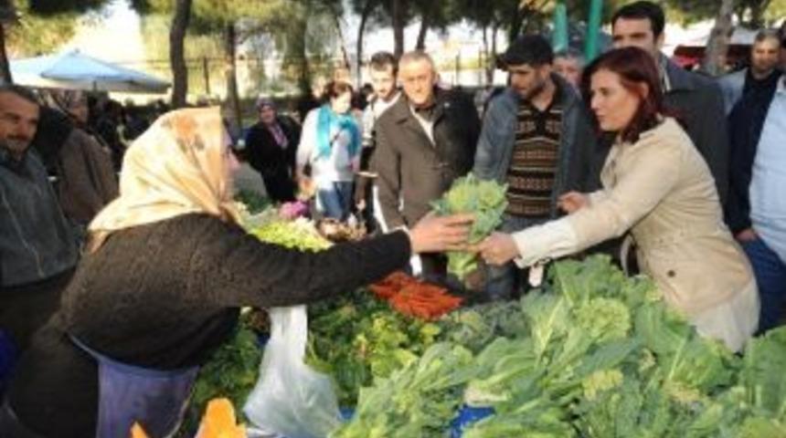 &Ouml;zlem &Ccedil;er&ccedil;ioğlu S&ouml;ke Pazarını Gezdi
