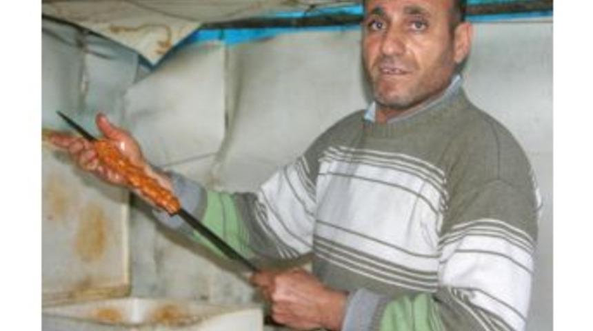Kebap&ccedil;ının Etini De &Ccedil;aldılar!