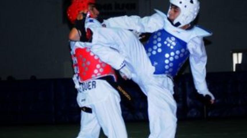 Büyükler Ve Yıldızlar Tekvando İl Seçmeleri Yapıldı