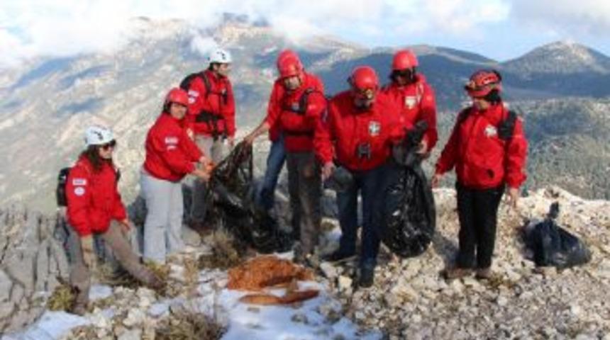 AKUT, Yaban Hayvanları I&ccedil;in Doğaya Yiyecek Bıraktı