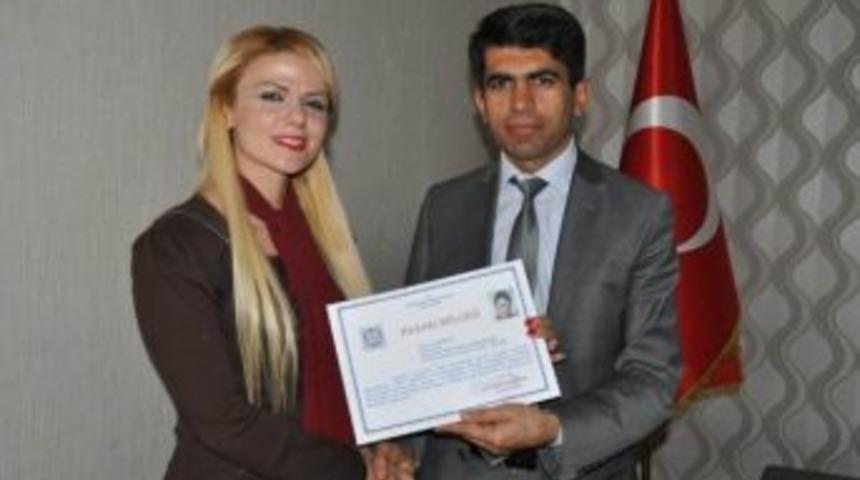 Yılın &Ouml;ğretmenine Başarı Belgesi