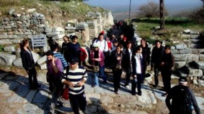 &Ccedil;ineli Doğaseverler Priene&rsquo;ye Y&uuml;r&uuml;d&uuml;