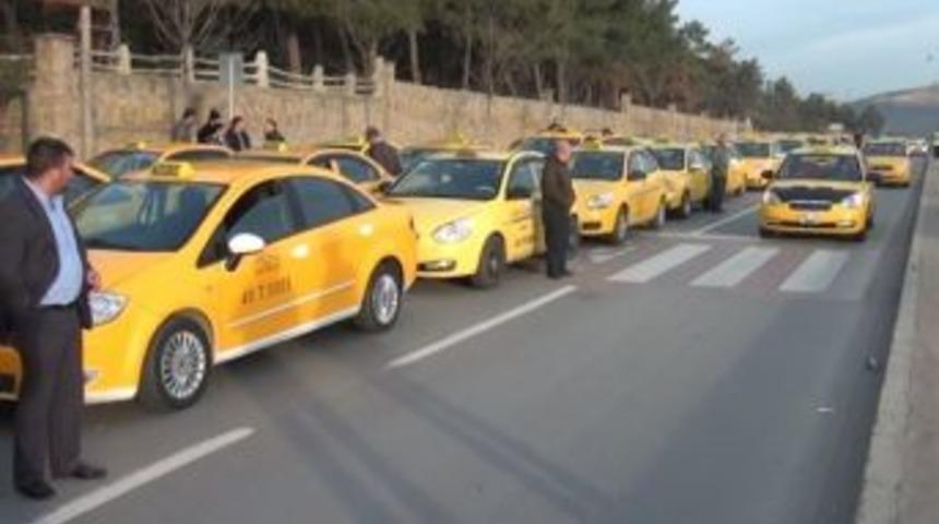 Gebze&rsquo;de &Ouml;ld&uuml;r&uuml;len Taksi Şof&ouml;r&uuml; İ&ccedil;in Eylem