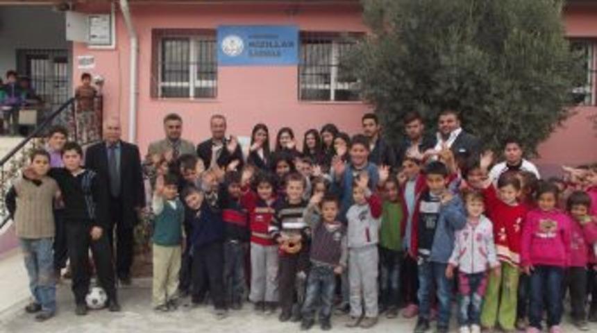 Y&uuml;ksekokul &Ouml;ğrencilerinden &Ouml;rnek Davranış