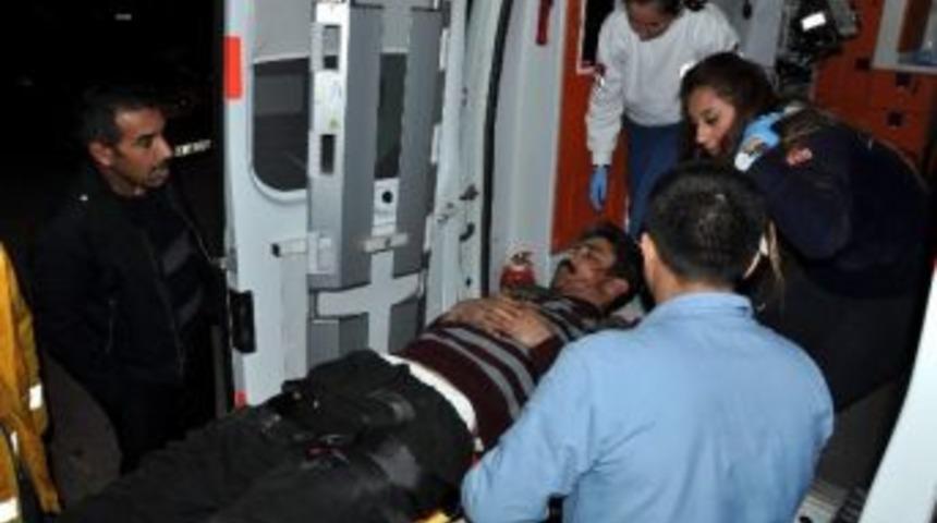 Gaziantep'te Bı&ccedil;aklı Kavga: 2 Yaralı