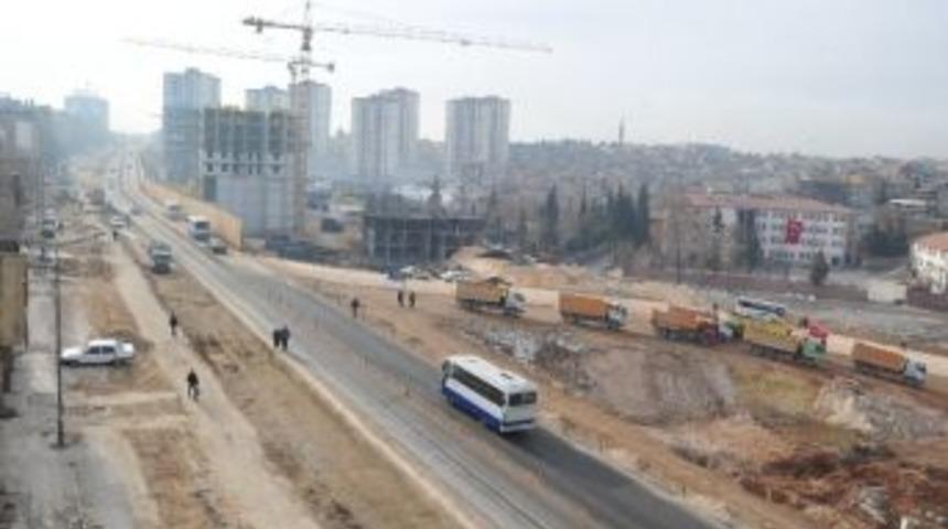 Şahinbey &Ouml;zdemirbey Caddesi&rsquo;ne Ek Olarak T&uuml;rkmenler&rsquo;e 6 Şeritli Yol A&ccedil;ıyor