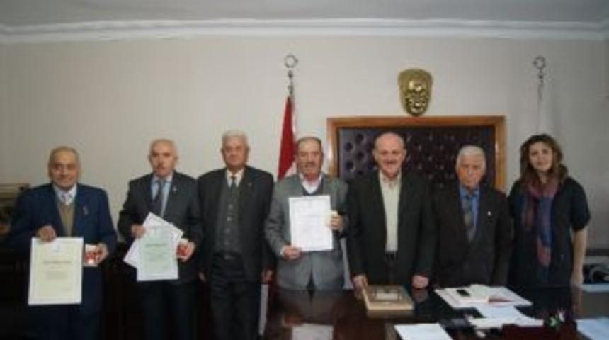 Kızılay&rsquo;dan Emektarlarına Madalya