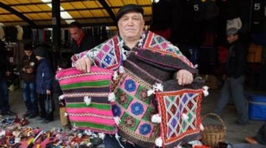 Eskinin &Ccedil;oban Torbaları Gelir Kapısı Oldu