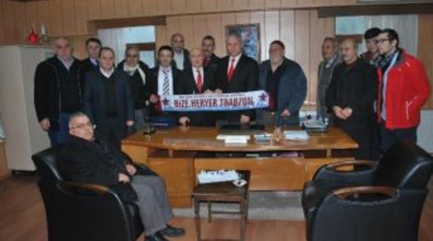 Trabzonsporlular Derneğinden &Ccedil;aylı&rsquo;ya Plaket