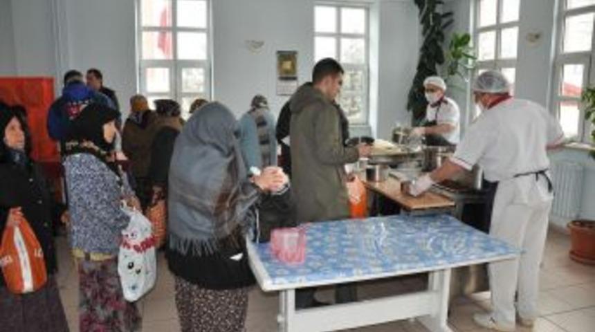 Odunpazarı'nda Her G&uuml;n Y&uuml;zlerce Ailenin Sofrası Şenleniyor