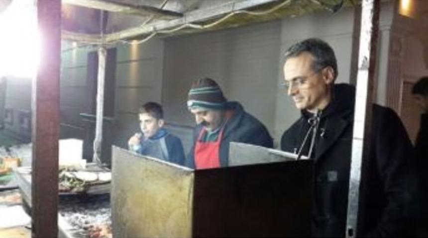 Diyarbakır Emniyet M&uuml;d&uuml;r&uuml; G&uuml;ven Ciğer Pişirdi