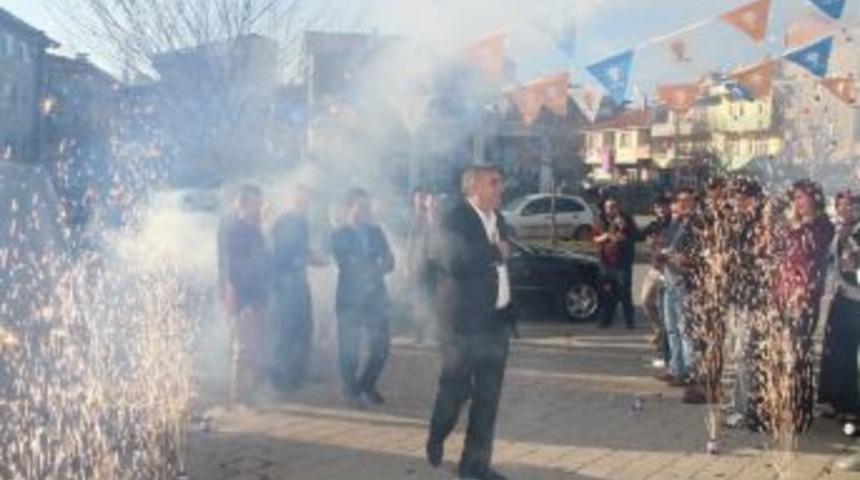 Başkan To&ccedil;oğlu Ak Partili Gen&ccedil;lerle Biraraya Geldi