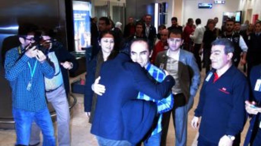 B&uuml;nyamin Ayg&uuml;n Ailesine Kavuştu