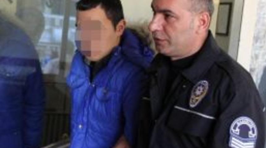 Adliyeye Girişinde Esrarla Yakalandı