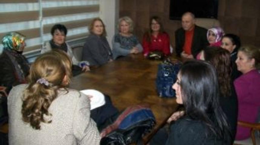 Mhp'li Kadınlardan Başkan Adayı &Ccedil;alışıcı&rsquo;ya Ziyaret