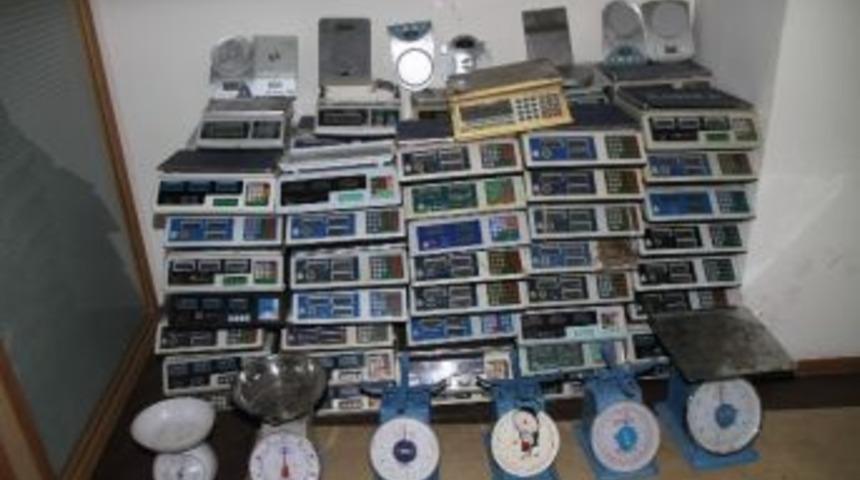 Akhisar Belediyesi'nden Terazilere Sıkı Denetim