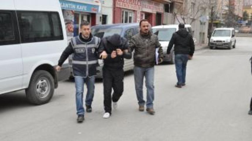 89 Ayrı Su&ccedil;tan Sabıkası Olan Gen&ccedil; Yine Su&ccedil;&uuml;st&uuml; Yakalandı