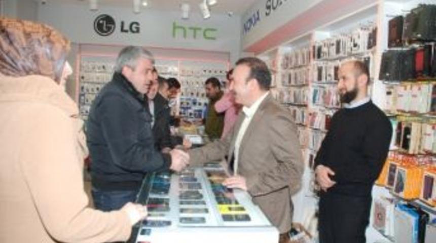 Başkan Doğan Alışveriş Merkezlerini Ziyaret Etti