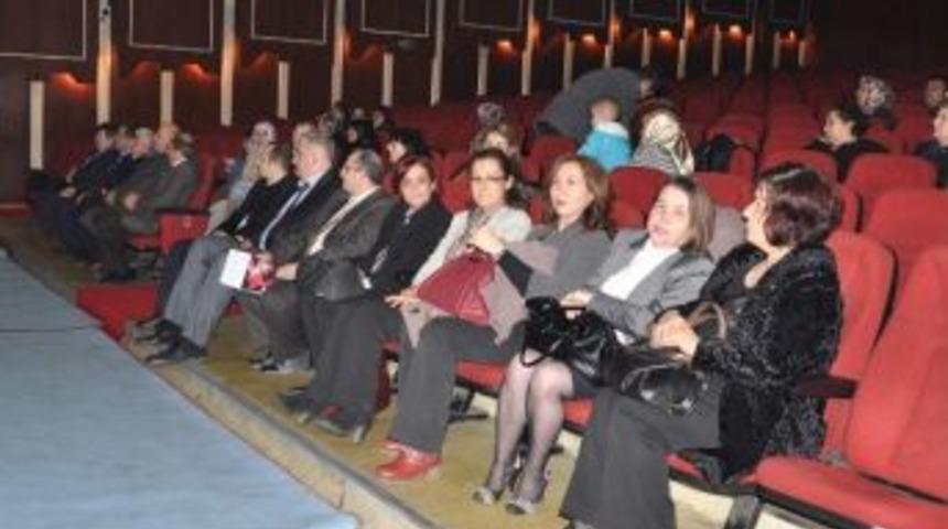Zonguldak'ta 'engelleri Bir &Ccedil;i&ccedil;ekle Aşıyoruz' Konferansı