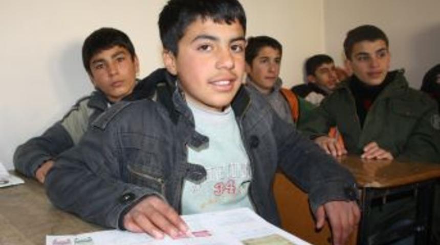 Okuma Salonunu &Ouml;ğrencileri Kitap Okuyup Yarışacak