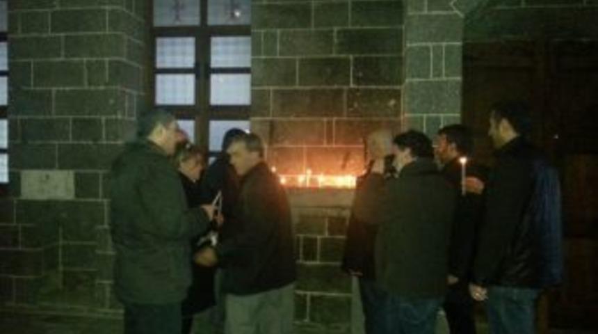 Surp Giragos Kilisesi&rsquo;nde Noel Ayini