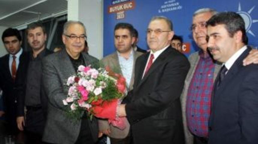 Kırmızı&rsquo;dan Kutlu&rsquo;ya Destek