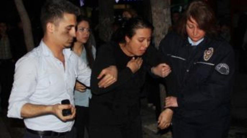 Avm'de Yangın &Ccedil;ıkınca &Ccedil;alışan Gen&ccedil; Kızlar G&ouml;zyaşlarına Boğuldu