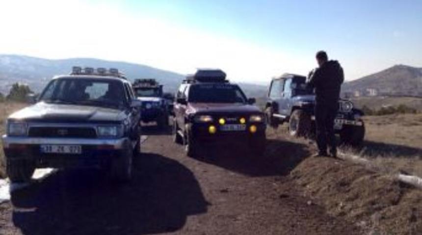 Kar &Uuml;st&uuml;nde Jeep Safari