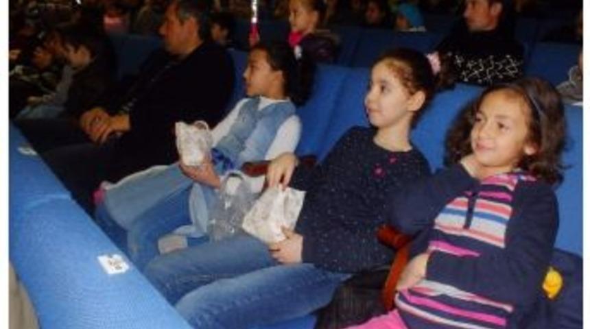 K&uuml;tahya'daki Sirk G&ouml;sterisi İlgi G&ouml;rd&uuml;