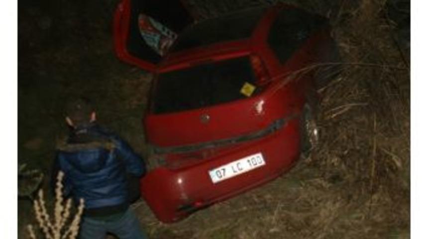 Gece Yarısı Spor Aracı İle U&ccedil;uruma Yuvarlanan Travestinin Yardımına Milli Sporcular Koştu