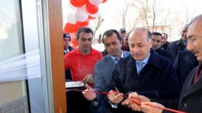 Vali Azizoğlu &Ccedil;eşitli A&ccedil;ılışlarda Bulundu