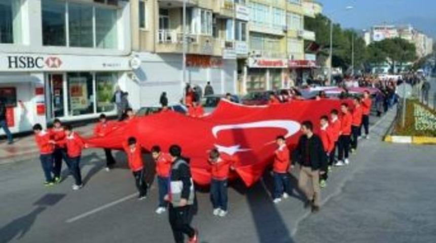 Aydınlı Gen&ccedil;ler Sarıkamış Şehitleri İ&ccedil;in Y&uuml;r&uuml;d&uuml;