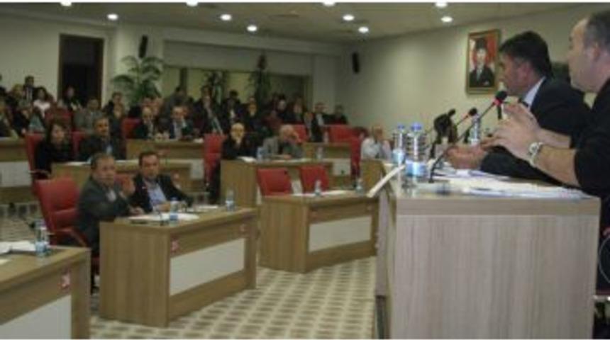 Aydın Belediye Meclisi'nde Pusulalı Y&ouml;netim Kavgası