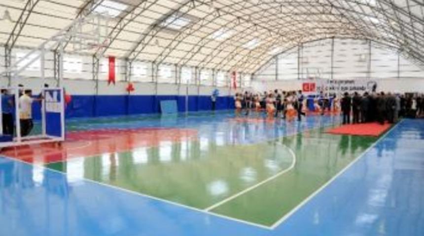 Başkan Ak&rsquo;tan Ke&ccedil;i&ouml;renli Gen&ccedil;lere Spor Alanları Hediyesi