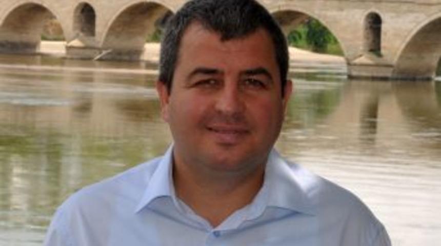 Yılın B&uuml;rokratı Se&ccedil;ilen Polis M&uuml;d&uuml;r&uuml; De G&ouml;revinden Alındı