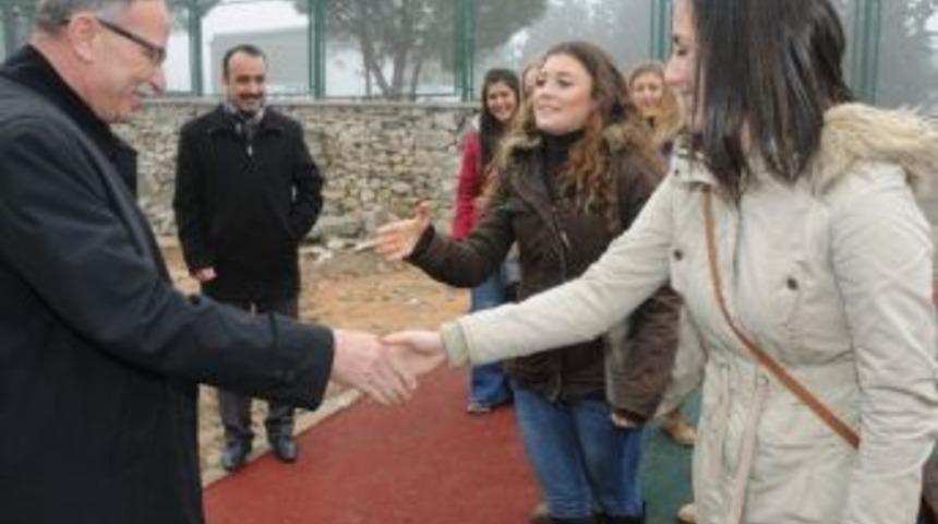 Manisalı Gen&ccedil;lerin Projesine Belediyeden Destek