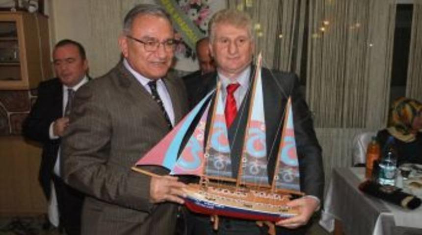 Bafra İl&ccedil;e Milli Eğitim M&uuml;d&uuml;r&uuml; Uzunlar Veda Yemeği Ile Uğurlandı