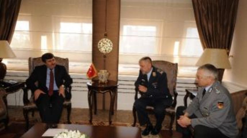 Almanlar&rsquo;dan Devir Teslim &Ouml;ncesi Vali &Ouml;z&rsquo;e Ziyaret