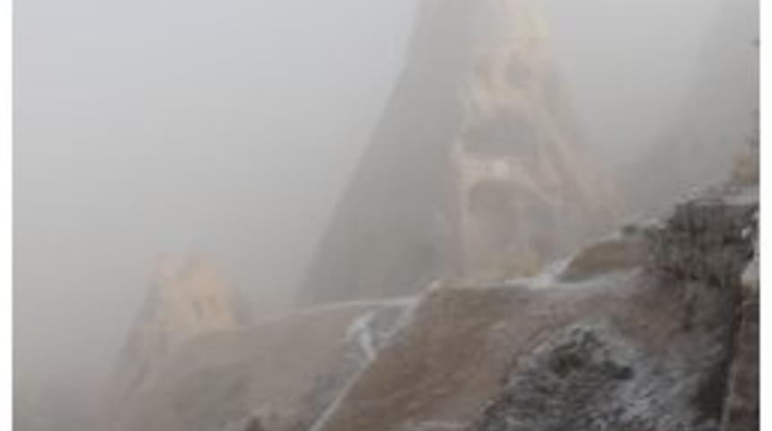 Sis Perdesi Ve Kırağı Ile Kaplanan Peribacaları Bir Başka G&uuml;zel