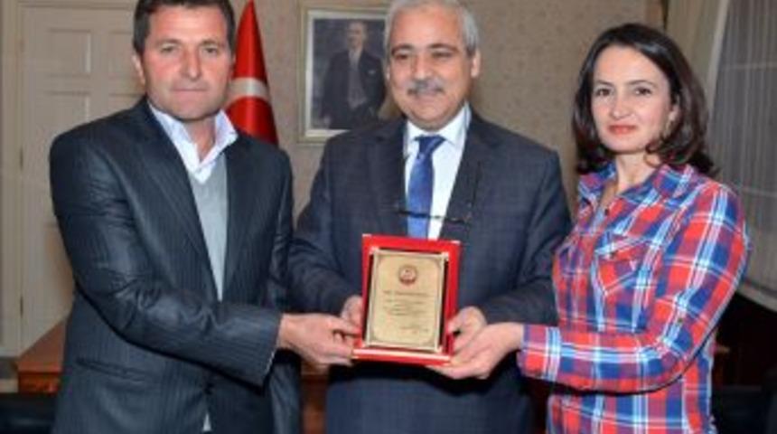 Başarılı &Ccedil;ift&ccedil;iler Muğla Valisi G&uuml;ven&ccedil;er'i Ziyaret Etti