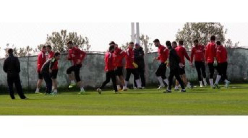 Trabzonspor, Devre Arası Kamp &Ccedil;alışmalarını Antalya&rsquo;da S&uuml;rd&uuml;r&uuml;yor