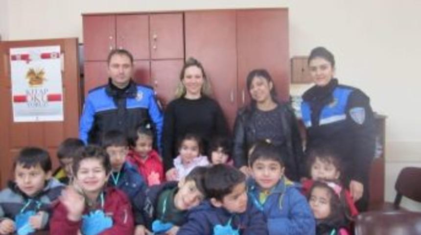 Anaokulu &Ouml;ğrencileri Polis Amcalarına Doğruluğu &Ouml;ğrenmeye Gitti