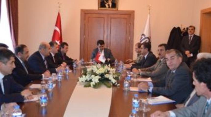 Malatya Valisi Vasip Şahin, Parti İl Temsilcileri İle Bir Araya Geldi