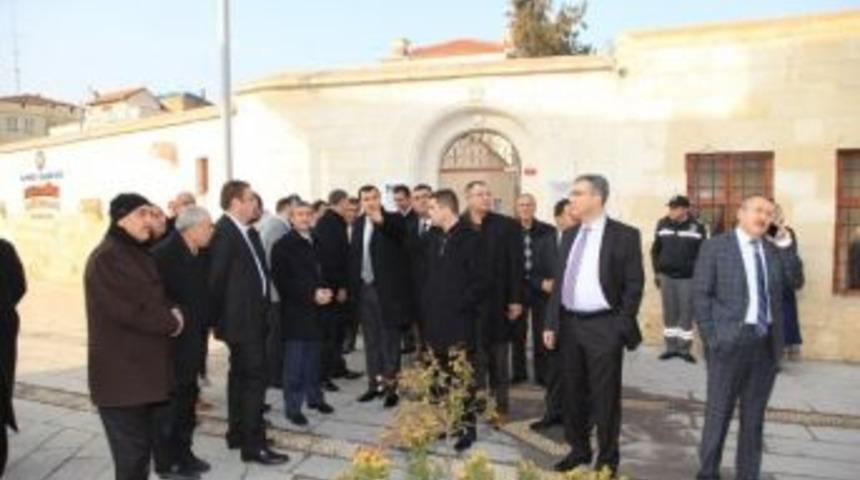 Şahinbey Belediyesi Tarihi Dokuyu G&uuml;n Y&uuml;z&uuml;ne &Ccedil;ıkardı