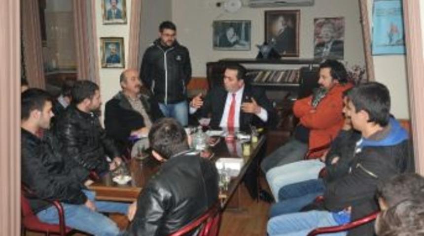 Ak&ccedil;akocalı Gen&ccedil;lerden Yanmaz'a Destek