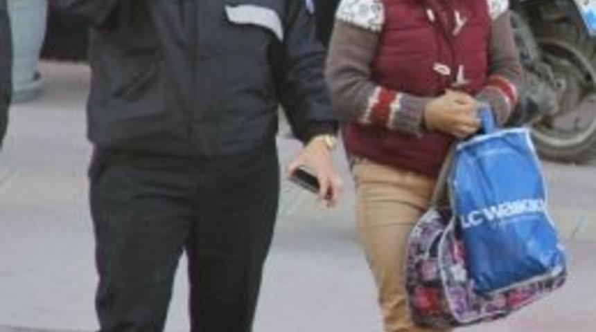 Hamileyken Serbest Bırakıldı, Doğum Yapınca Yine Hırsızlık İ&ccedil;in Eve Girdi